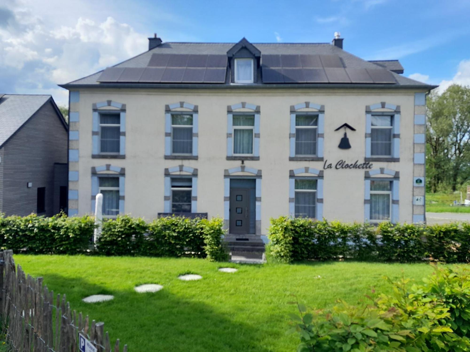 Maison Spacieuse Unifamiliale. La Clochette Holiday home *